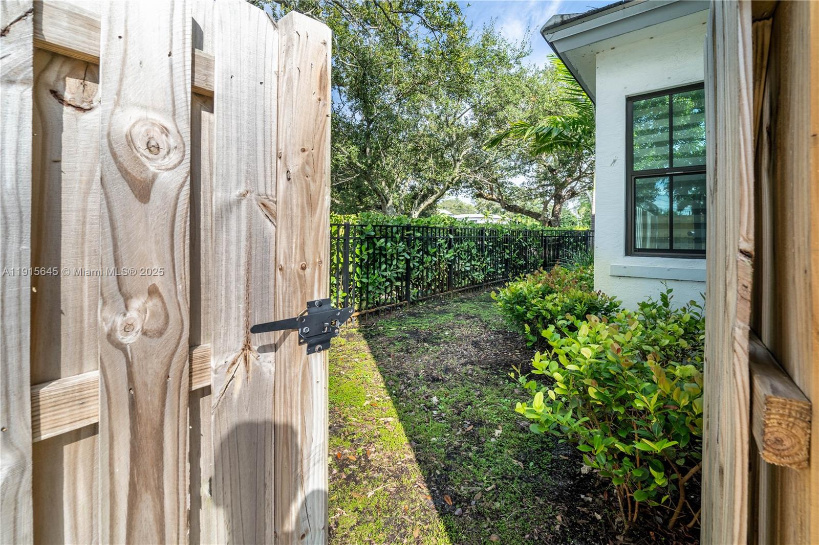 RIVERSIDE NO 2 - Residential