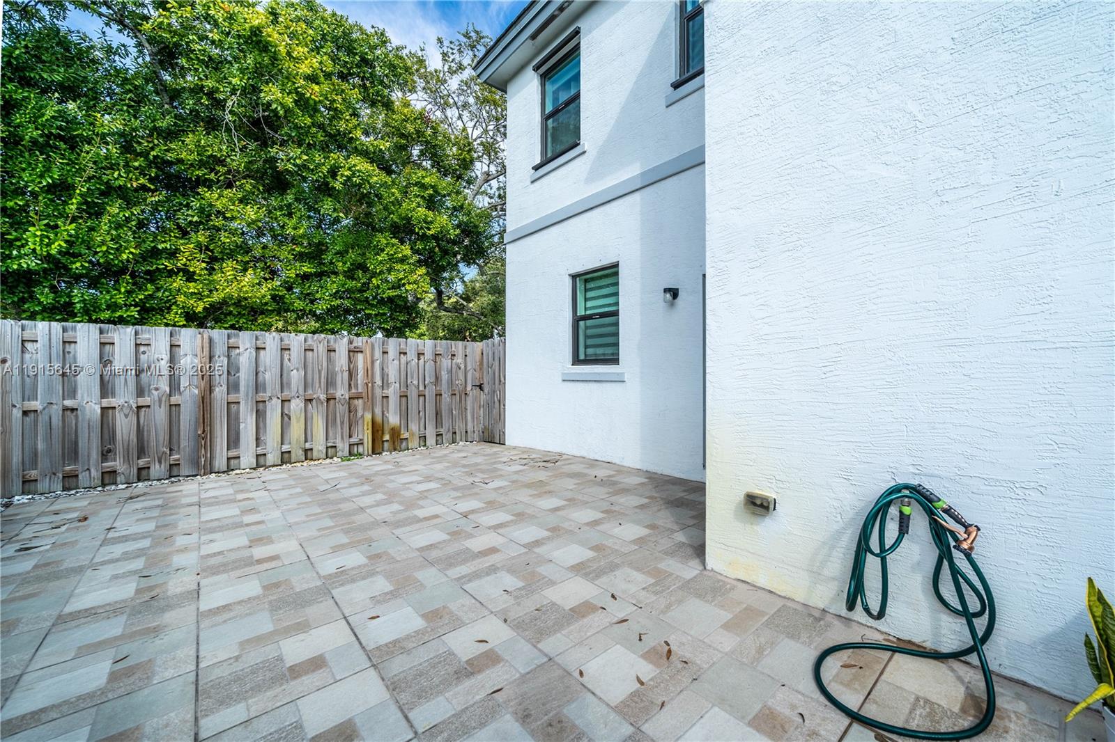 RIVERSIDE NO 2 - Residential