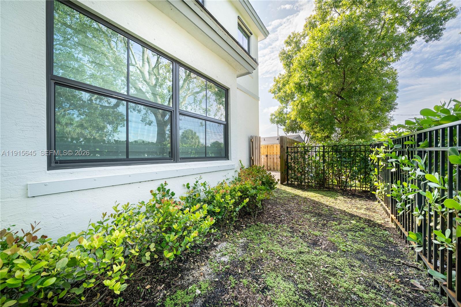 RIVERSIDE NO 2 - Residential