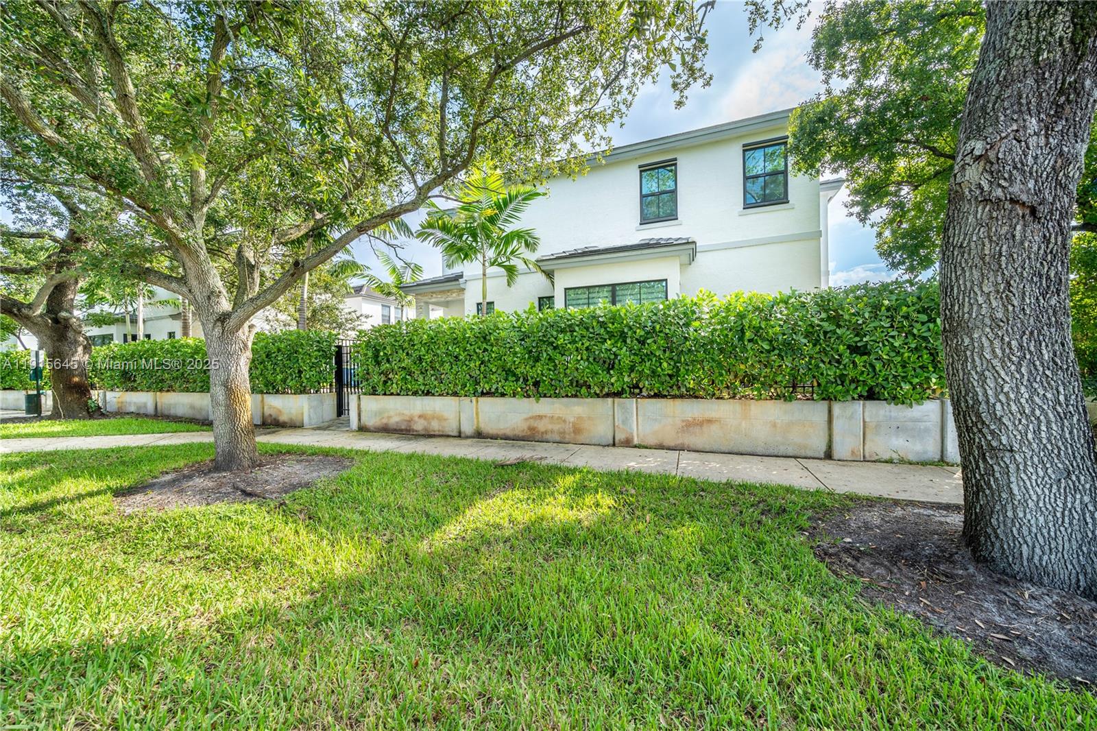 RIVERSIDE NO 2 - Residential