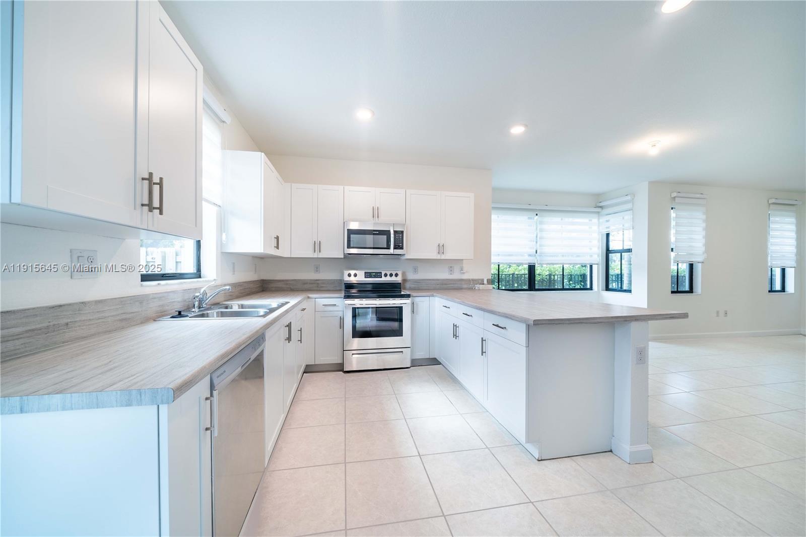 RIVERSIDE NO 2 - Residential