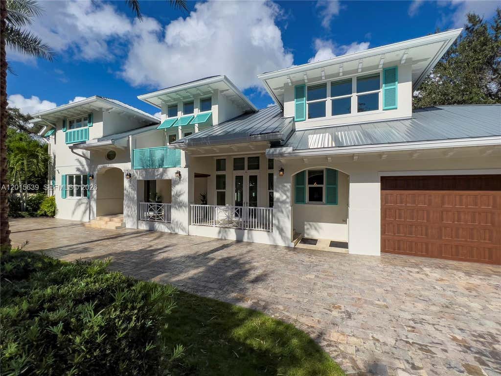 Photo of 545 SW Indianola St, Stuart, FL 34994 (MLS # A12015639)