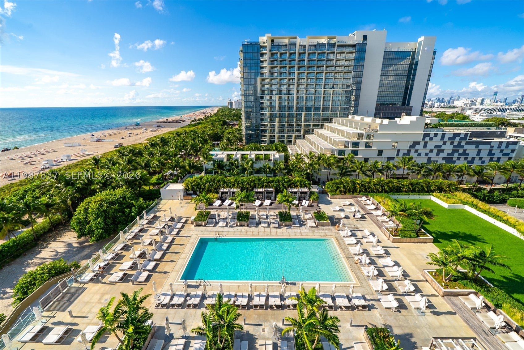 2301 Collins Ave 1009