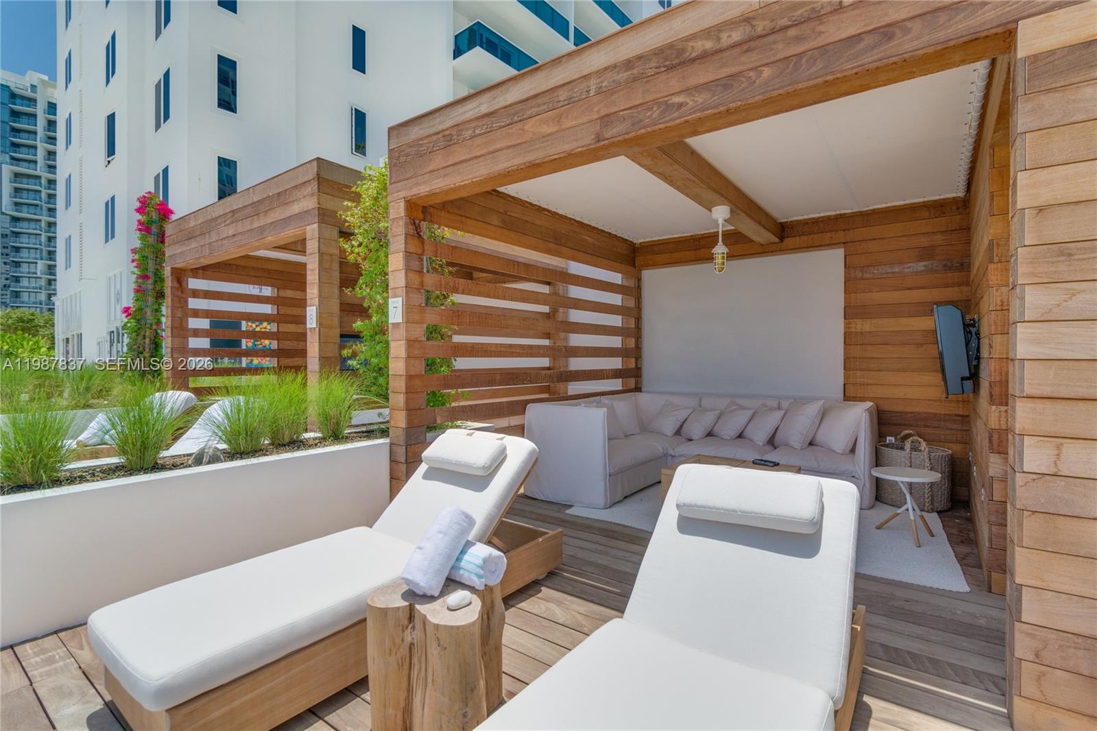 RONEY PALACE CONDO - Residential