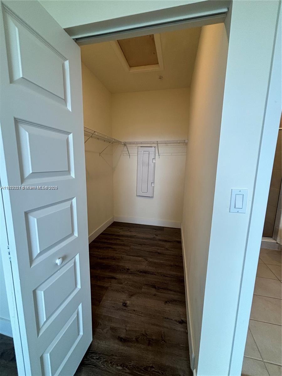 APEX AT PARK CENTRAL COND - Residential Lease