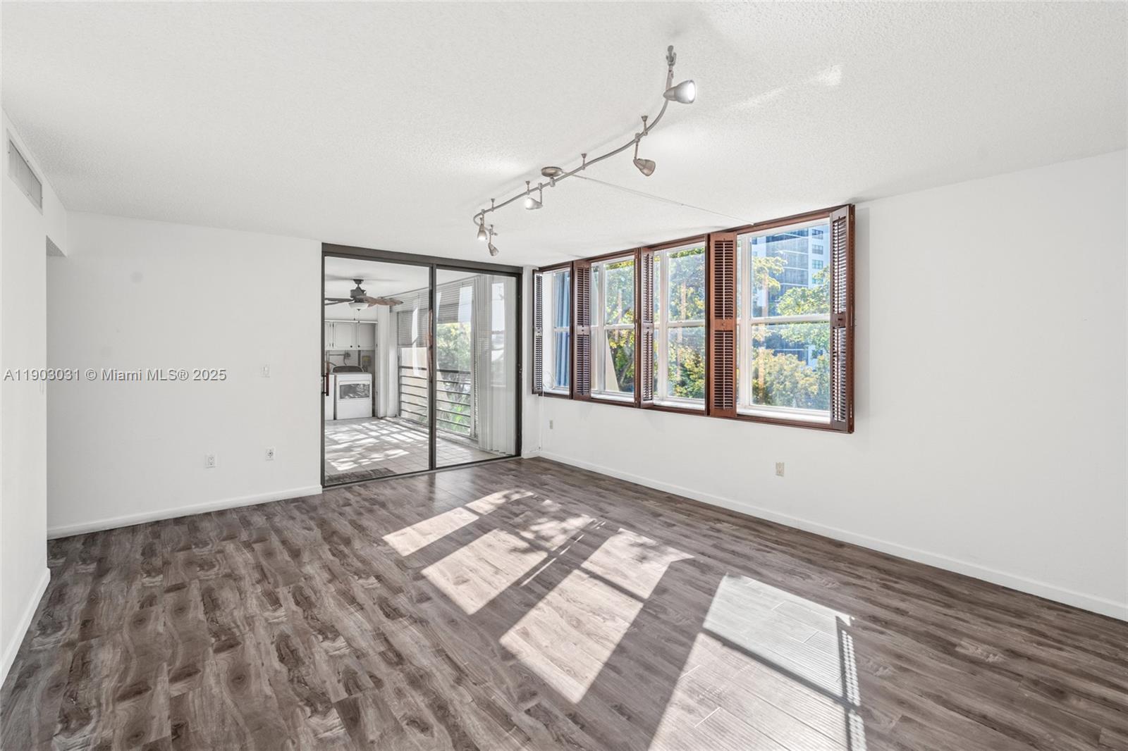 VILLA DORADA CONDO NO 1 - Residential Lease