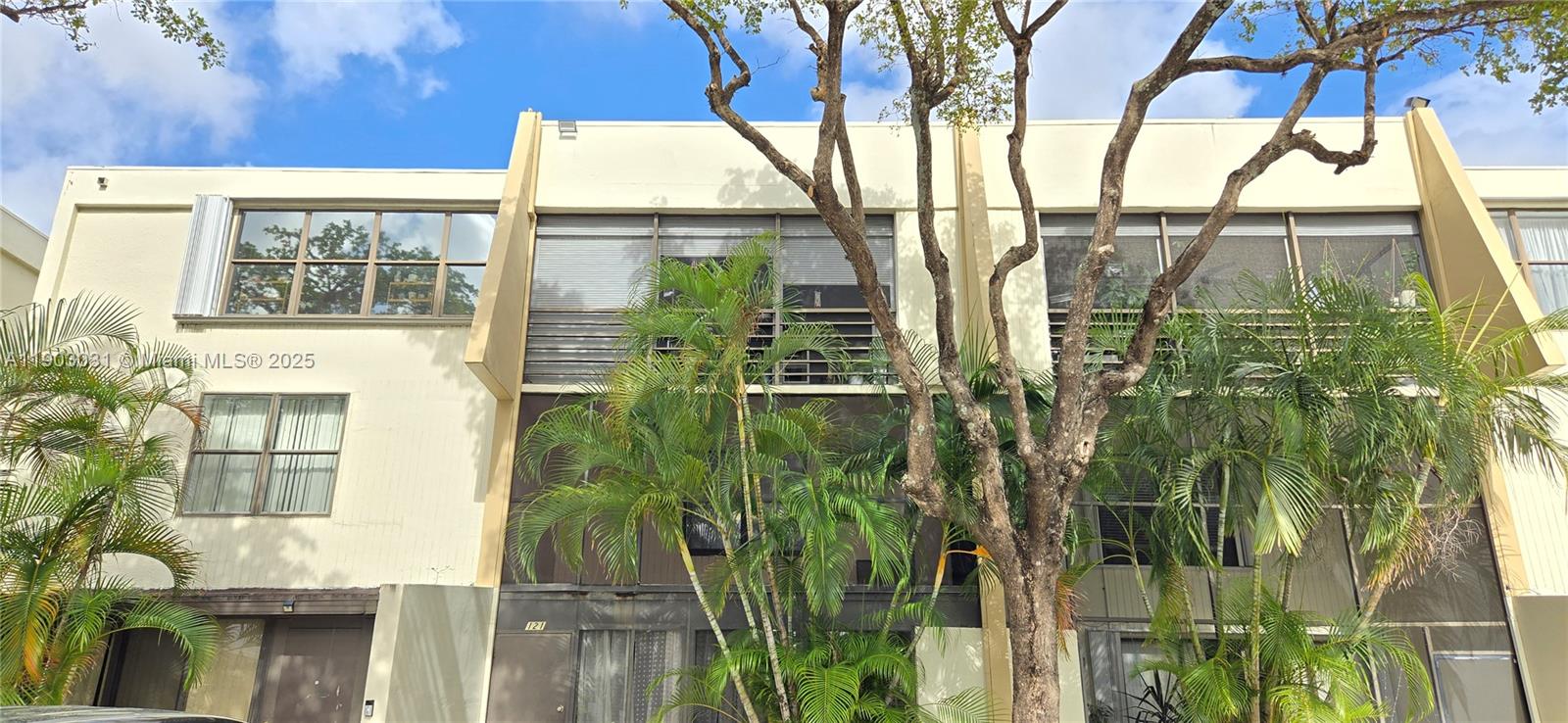 VILLA DORADA CONDO NO 1 - Residential Lease