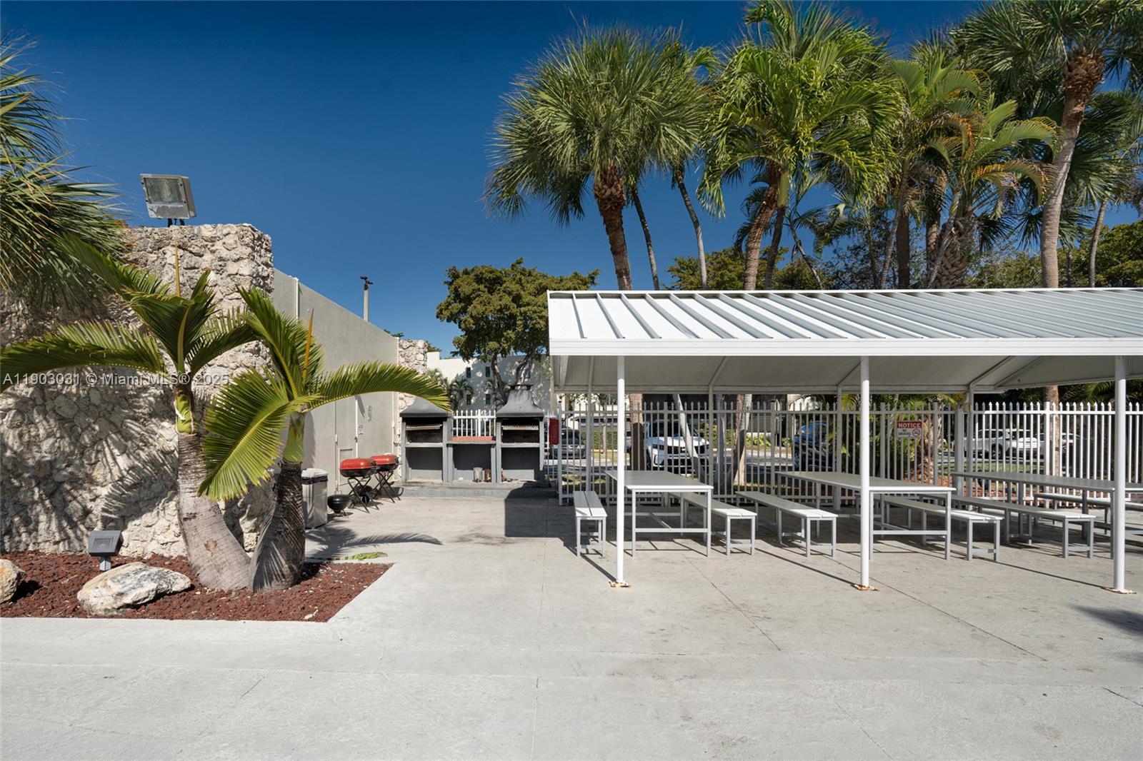 VILLA DORADA CONDO NO 1 - Residential Lease