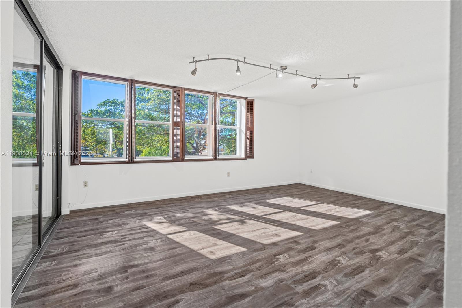 VILLA DORADA CONDO NO 1 - Residential Lease