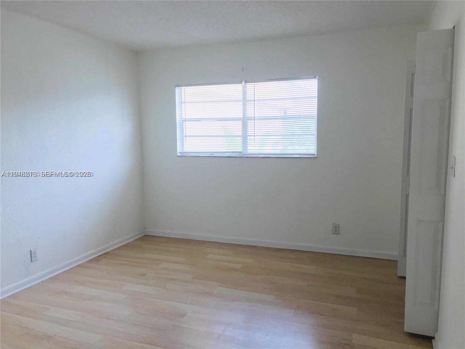 TOWNHOUSES OF PLANTATION - Residential