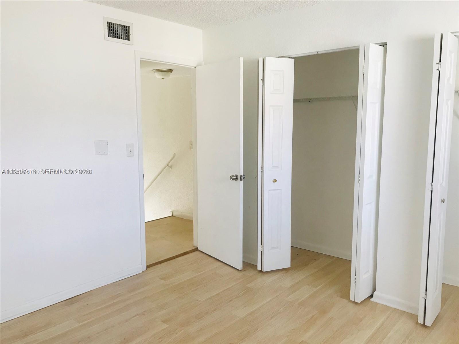 TOWNHOUSES OF PLANTATION - Residential