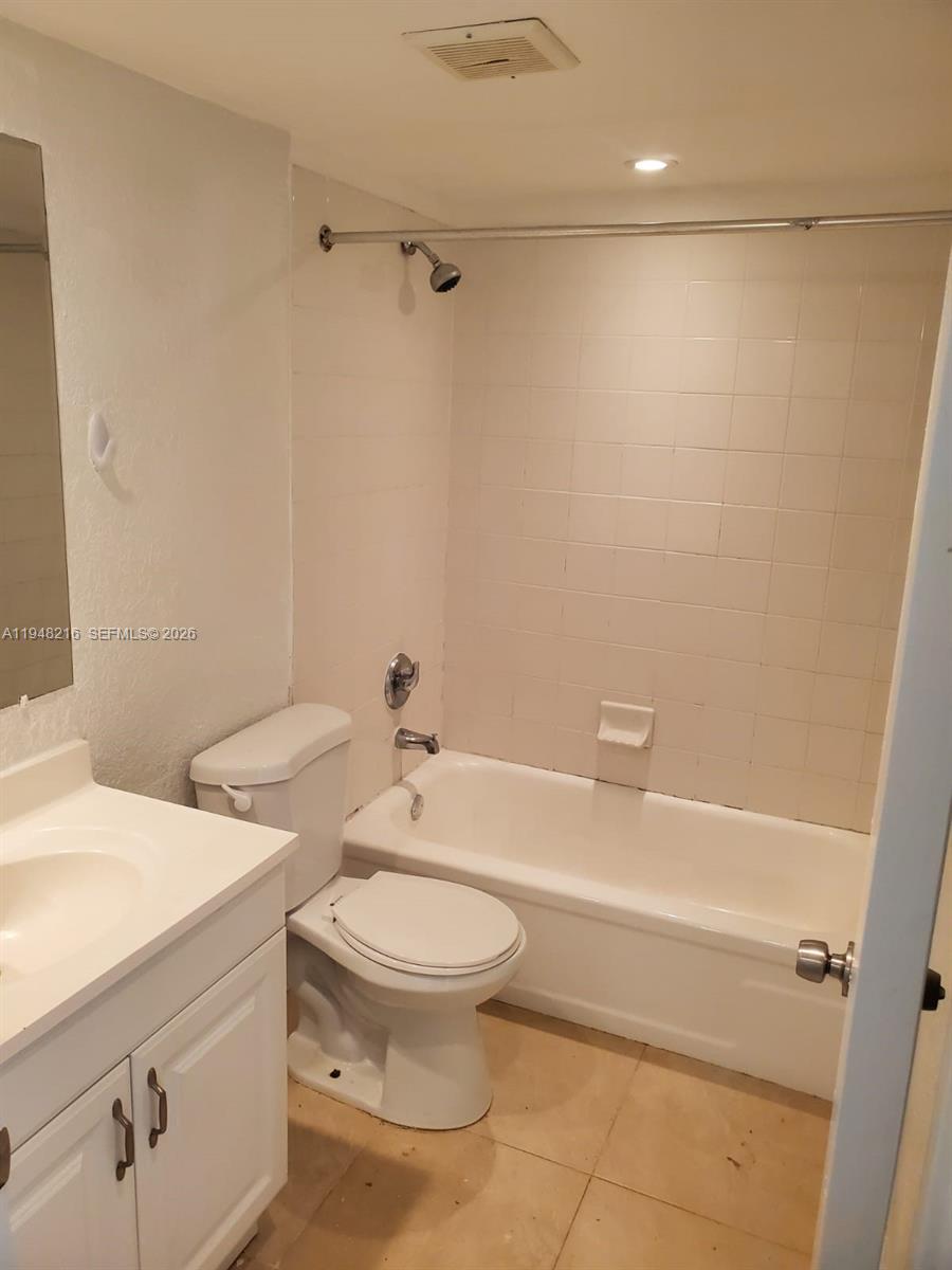 TOWNHOUSES OF PLANTATION - Residential