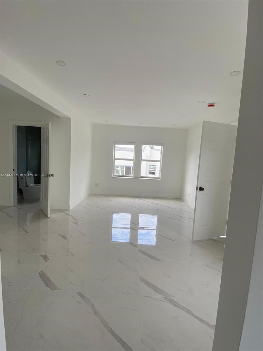 HOLLYWOOD SOUTH SIDE ADD - Residential Lease