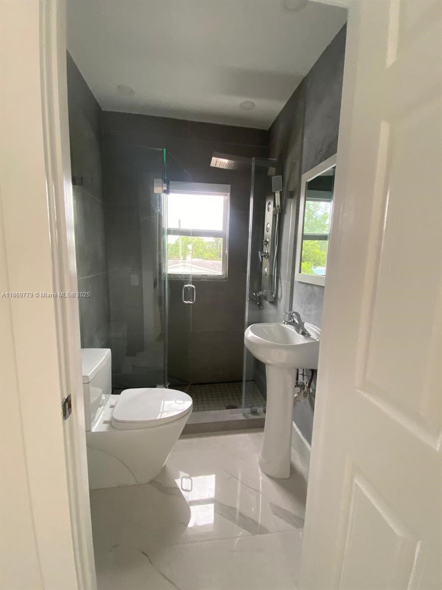 HOLLYWOOD SOUTH SIDE ADD - Residential Lease