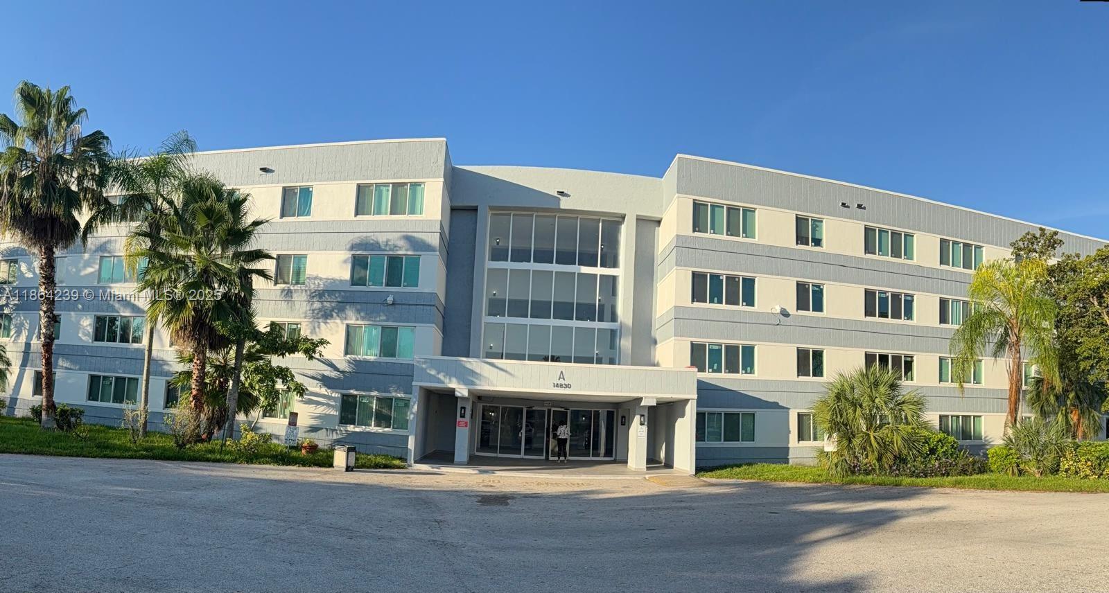 Drastically reduced!! Huge Unit - Located on the 1st floor - Big master bedroom - 2 walking closets - big storage space inside of the apt - located in the middle of the shopping area. Rented $1850 month to month.