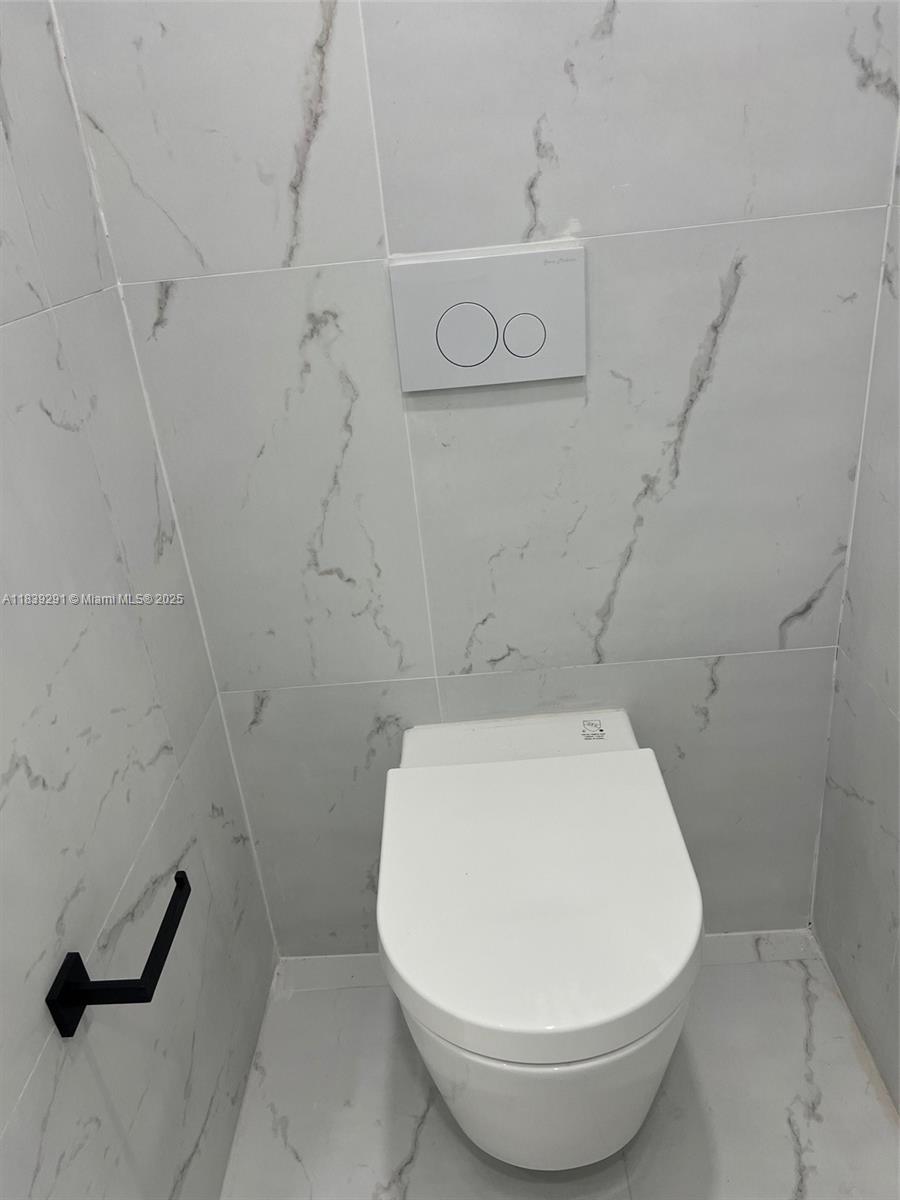 BALMORAL CONDO - Residential