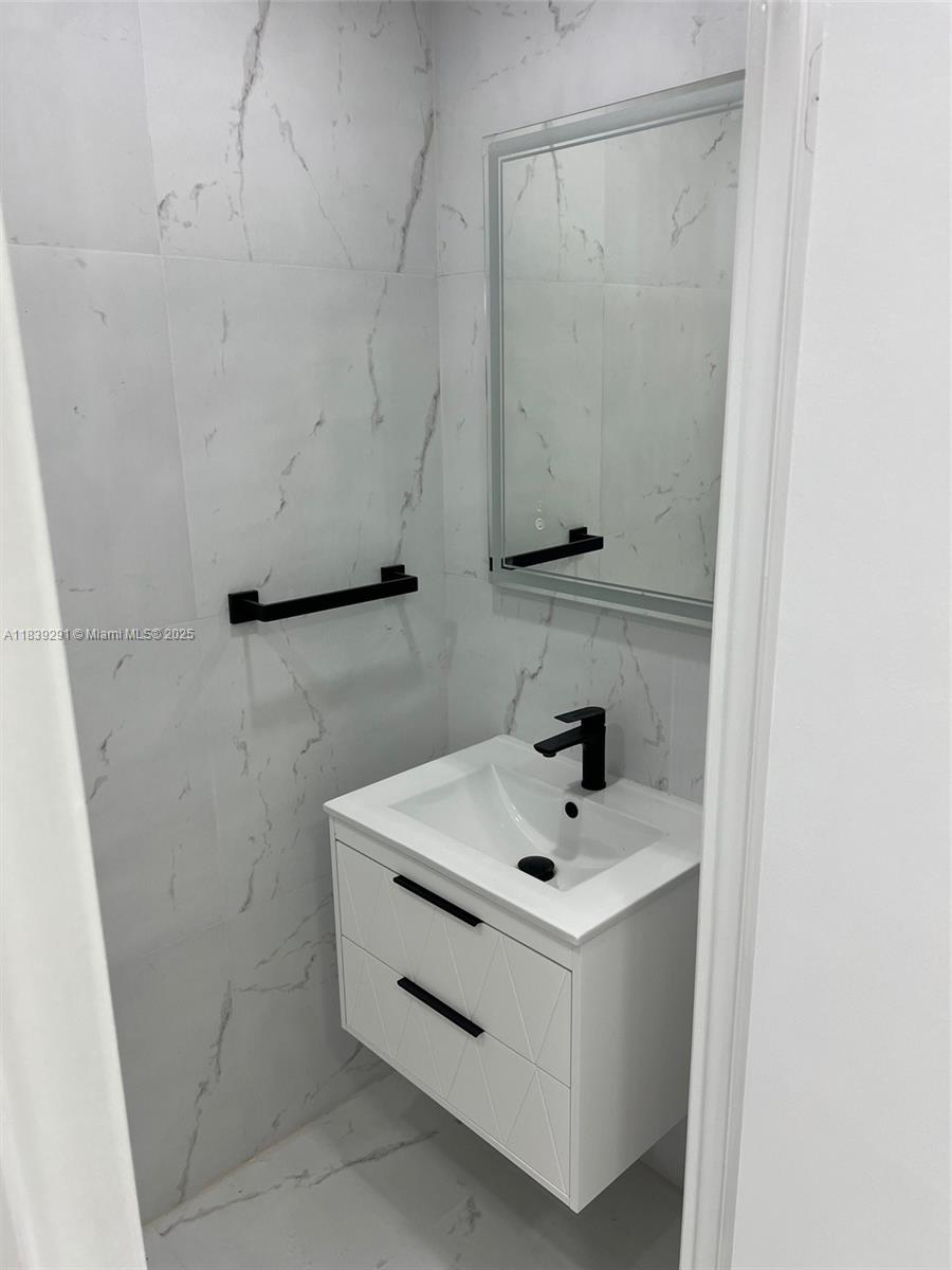 BALMORAL CONDO - Residential