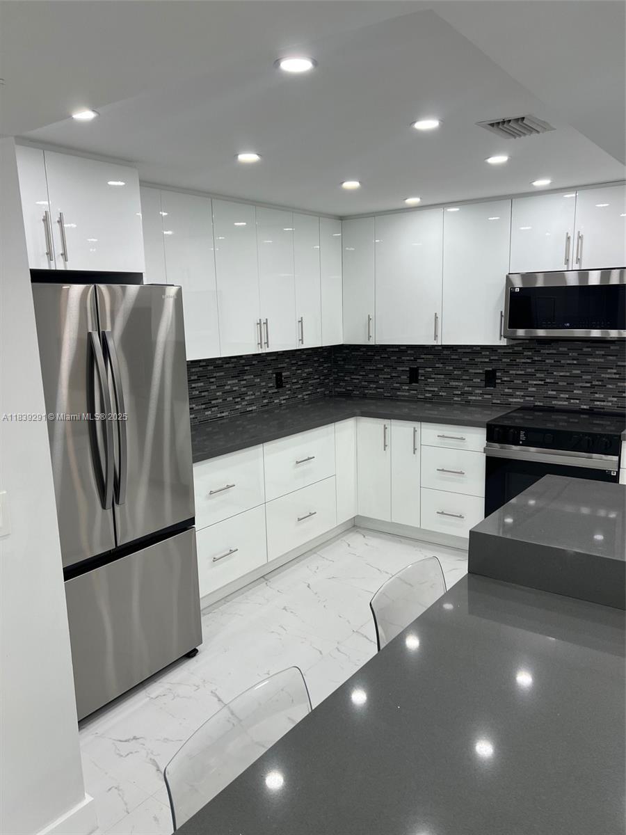 BALMORAL CONDO - Residential