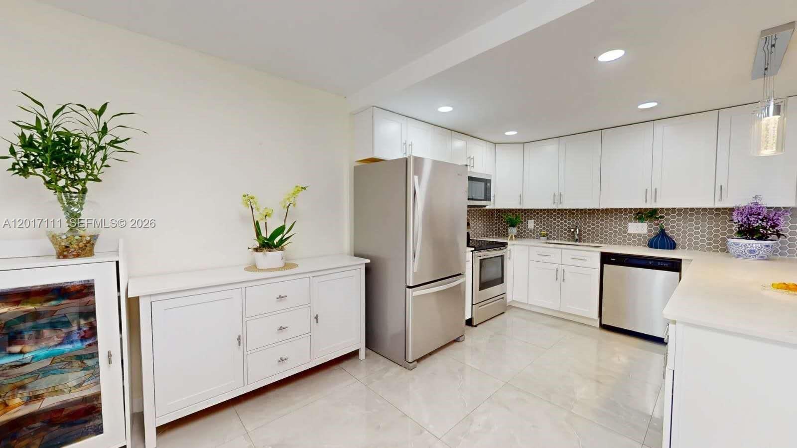 WELLINGTON CONDOS - Residential
