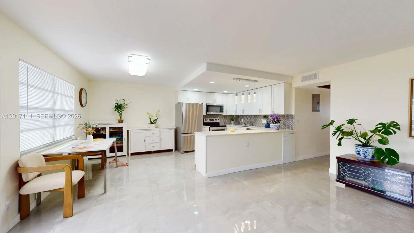 WELLINGTON CONDOS - Residential