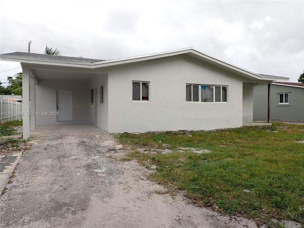 Photo of 2241 N 62nd Ave, Hollywood, FL 33024 (MLS # A12013898)