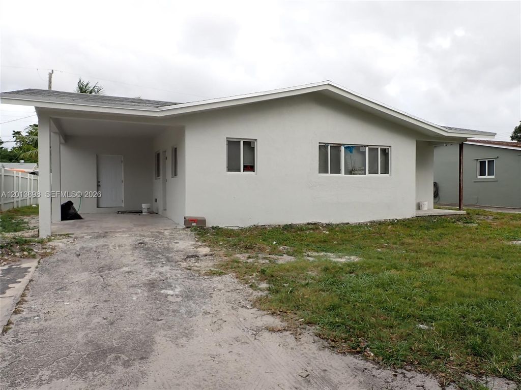 Photo of 2241 N 62nd Ave, Hollywood, FL 33024 (MLS # A12013898)