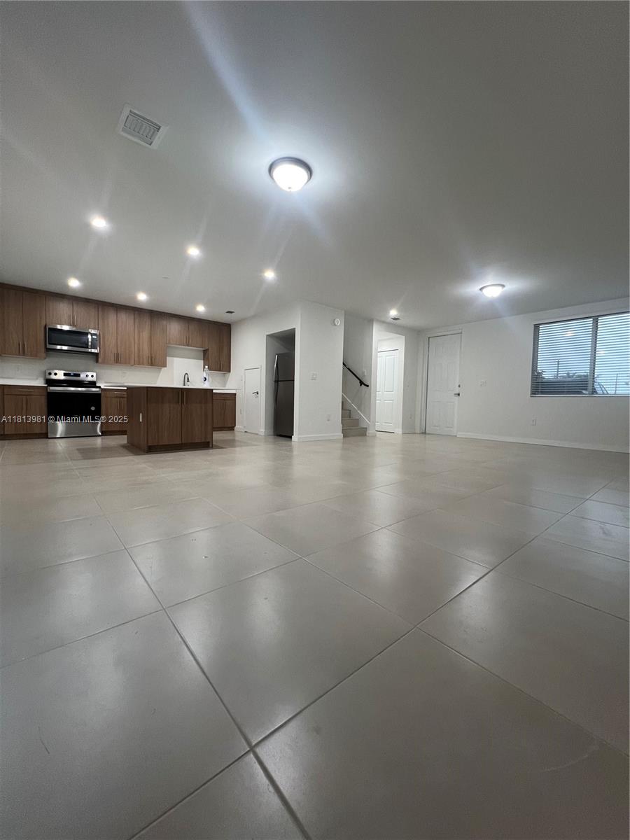 H BROOKERS SUB - Residential Lease
