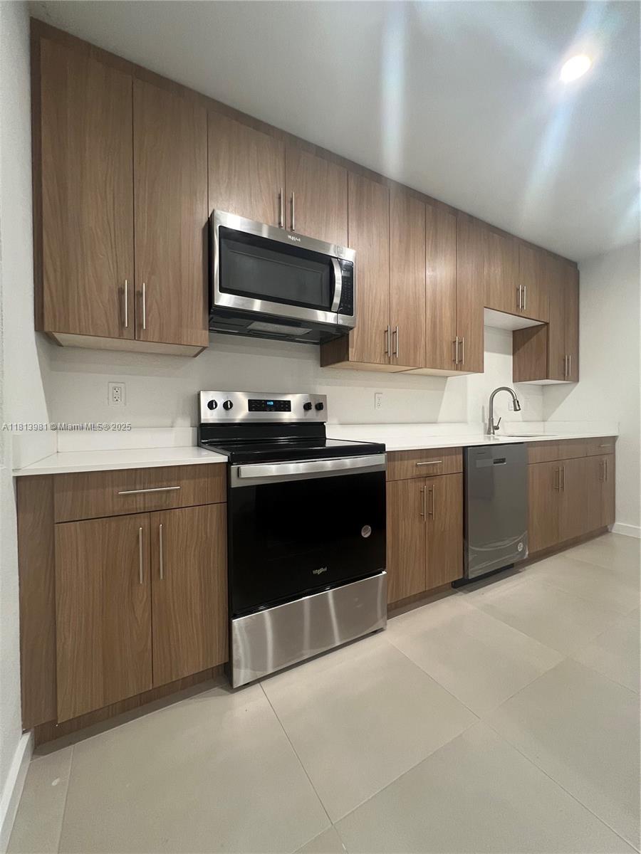 H BROOKERS SUB - Residential Lease