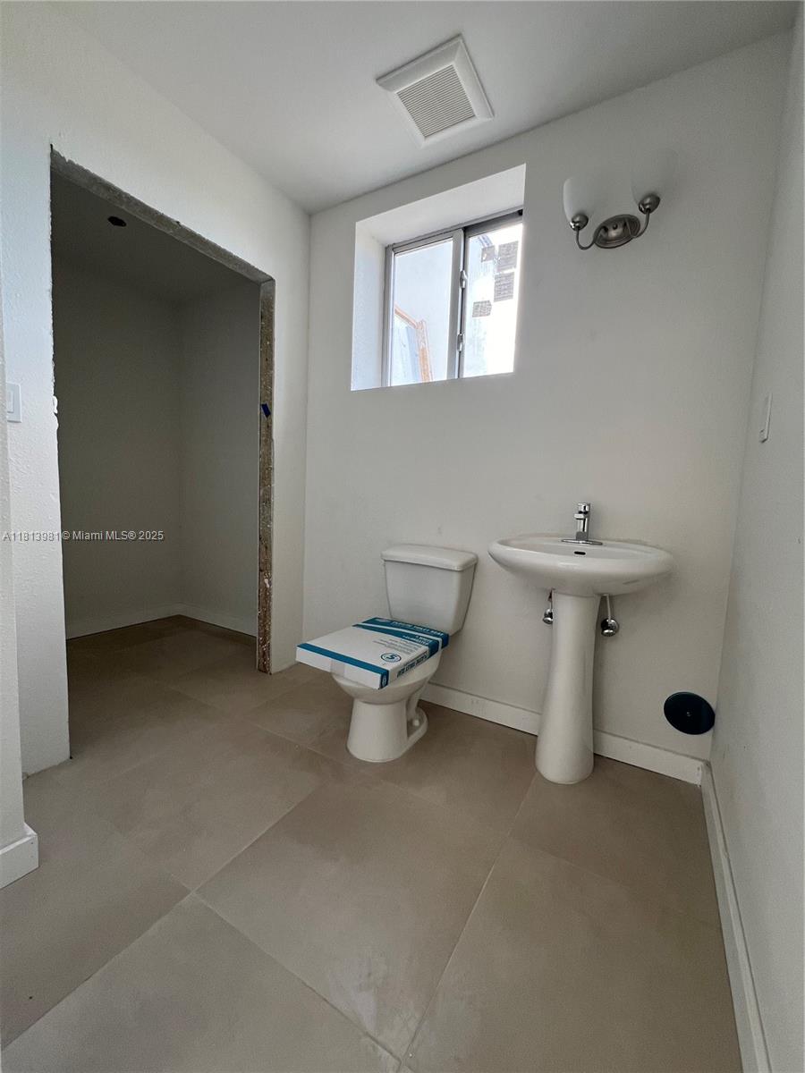 H BROOKERS SUB - Residential Lease