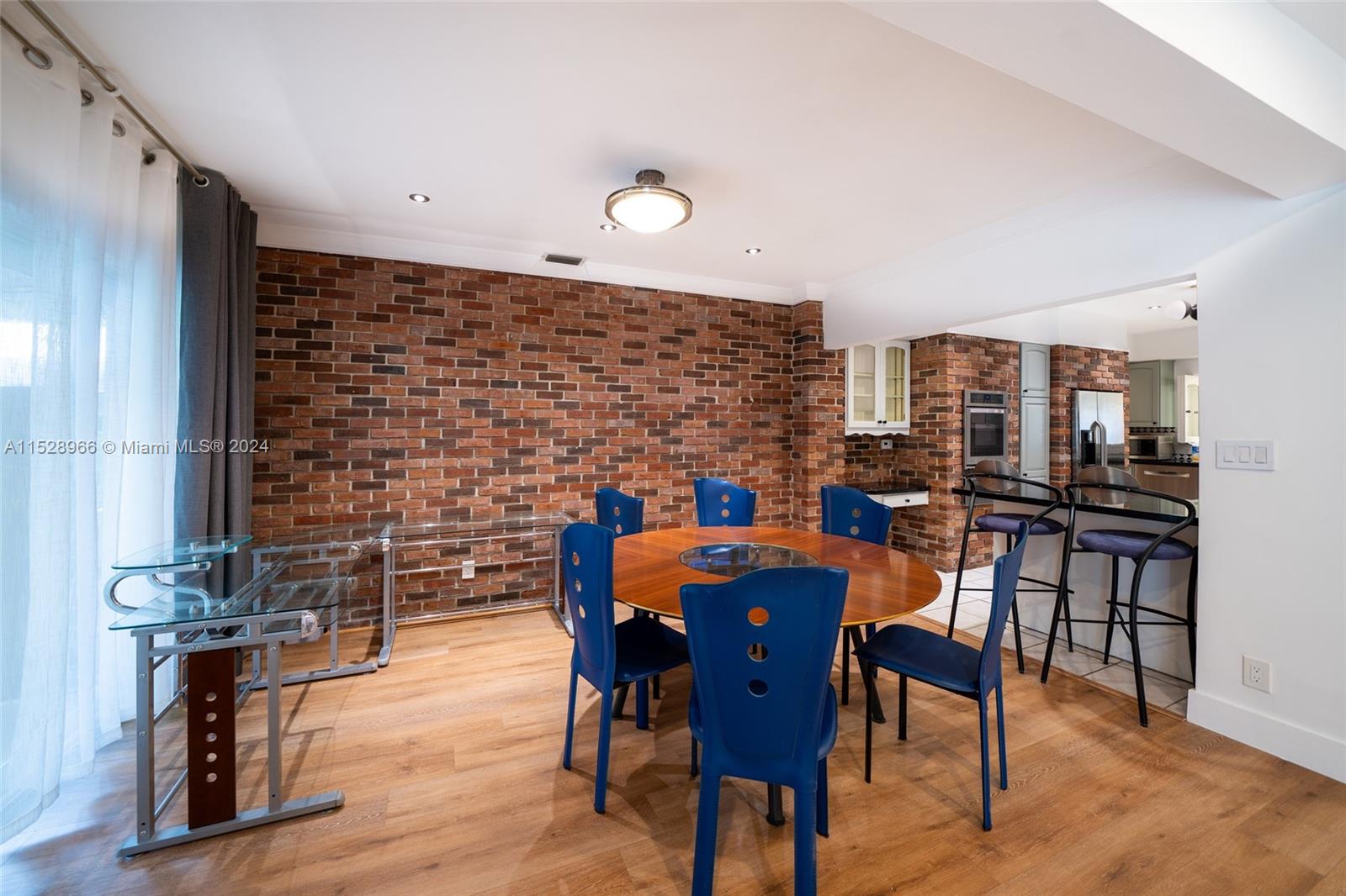 HOLLYWOOD LAKES SECTION - Residential Lease