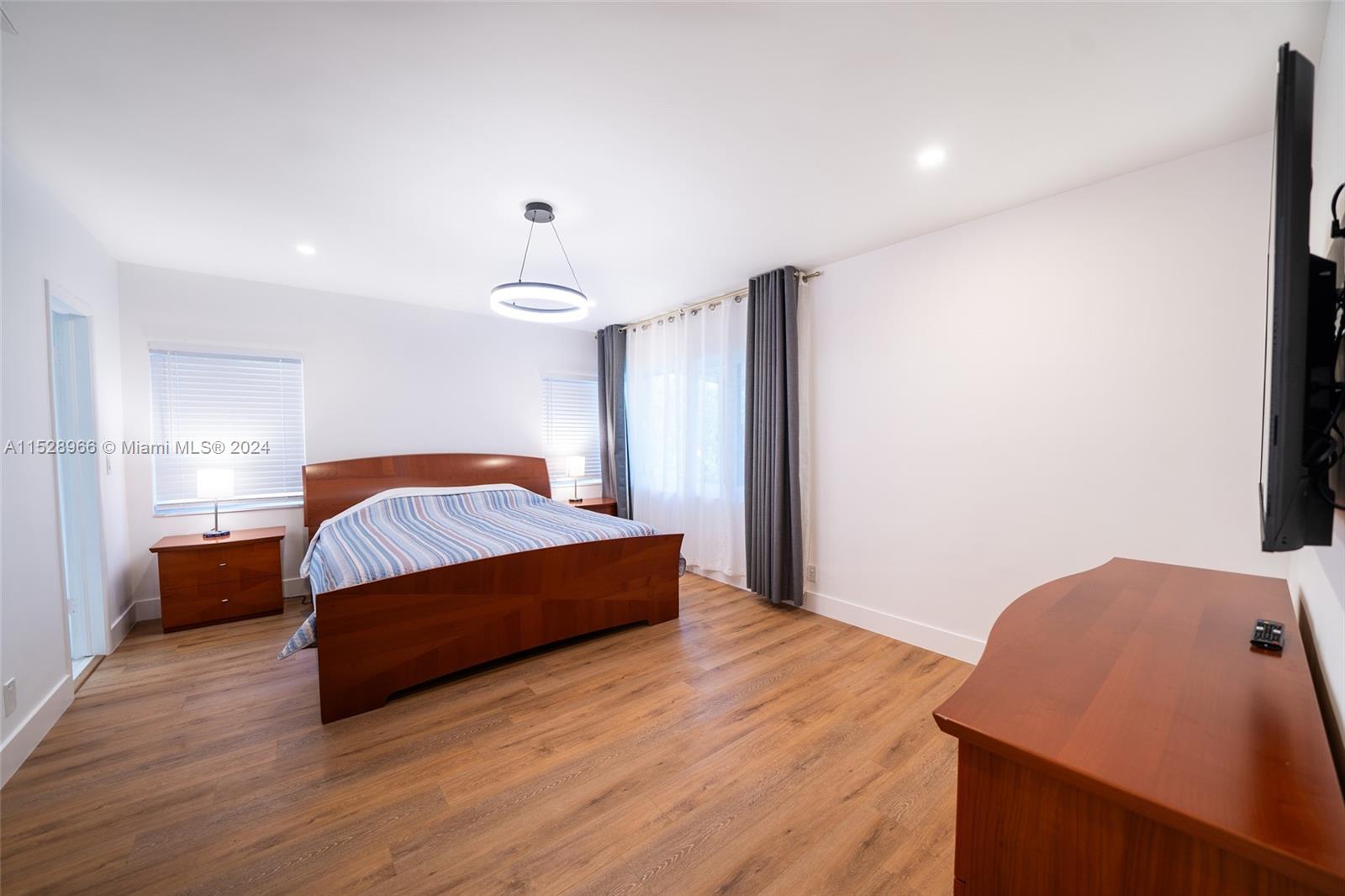 1310 Jackson St 1310