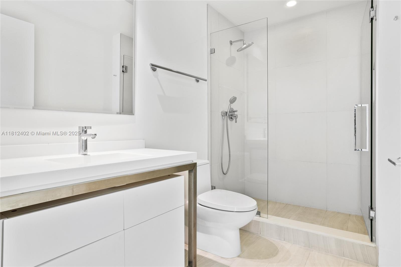 METROPICA NORTH TOWER ONE - Residential Lease