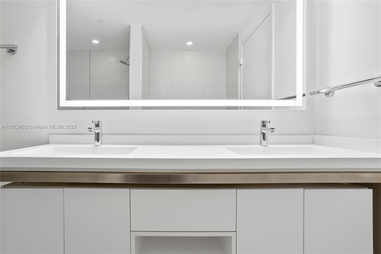 METROPICA NORTH TOWER ONE - Residential Lease