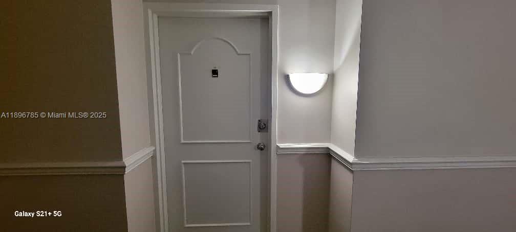 5401 Collins Ave 214