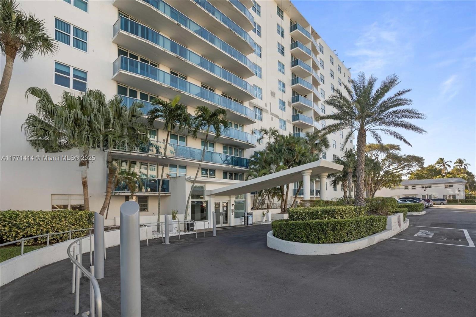 Rental Property at 7501 E Treasure Dr 1A, North Bay Village, Miami-Dade County, Florida - Bedrooms: 1 
Bathrooms: 1  - $2,200 MO.