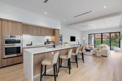 1247 SW 13 Ave A Miami FL 33135