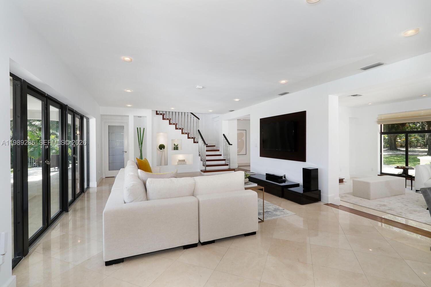 CORAL GABLES COUNTRY CLUB - Residential Lease