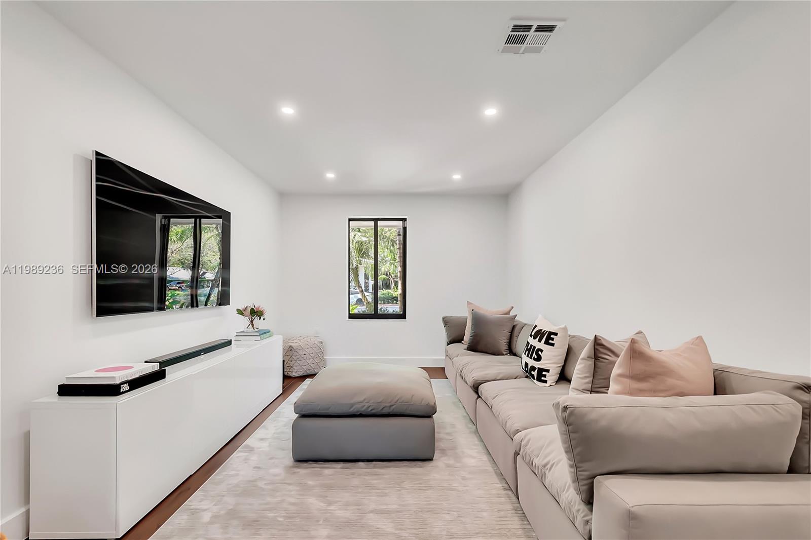 CORAL GABLES COUNTRY CLUB - Residential Lease