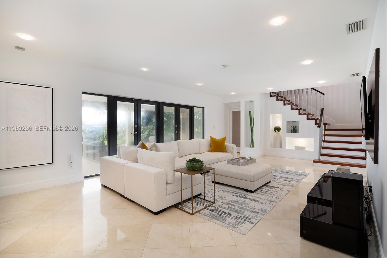 CORAL GABLES COUNTRY CLUB - Residential Lease