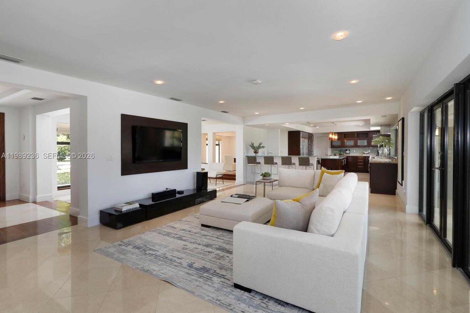 CORAL GABLES COUNTRY CLUB - Residential Lease