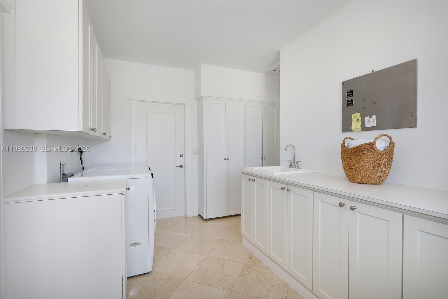 CORAL GABLES COUNTRY CLUB - Residential Lease