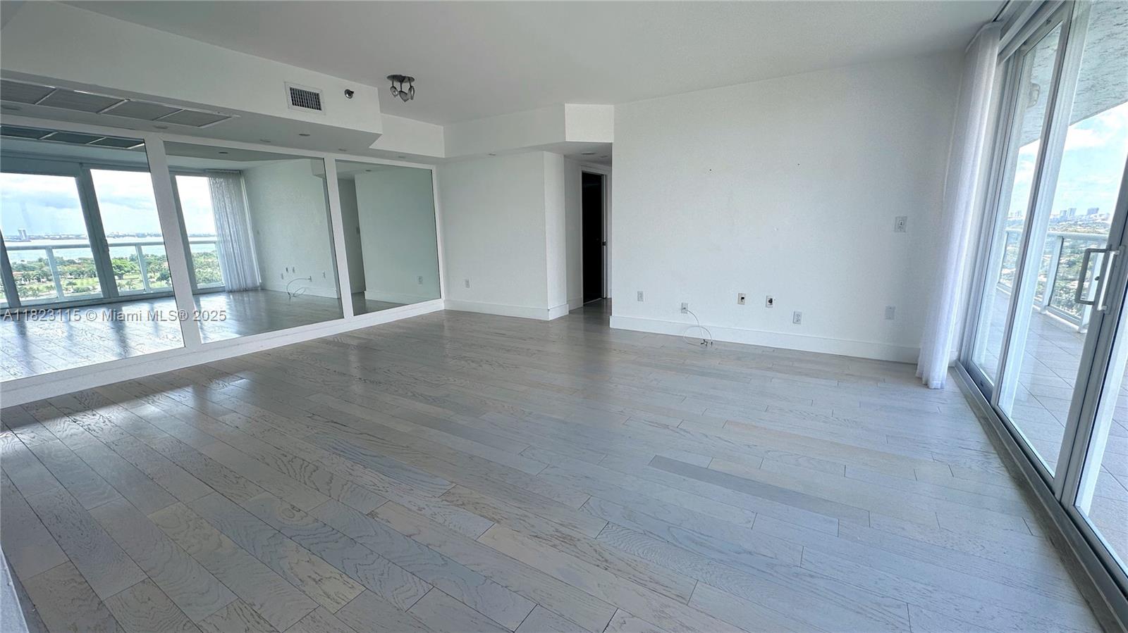 5900 Collins Ave 2203