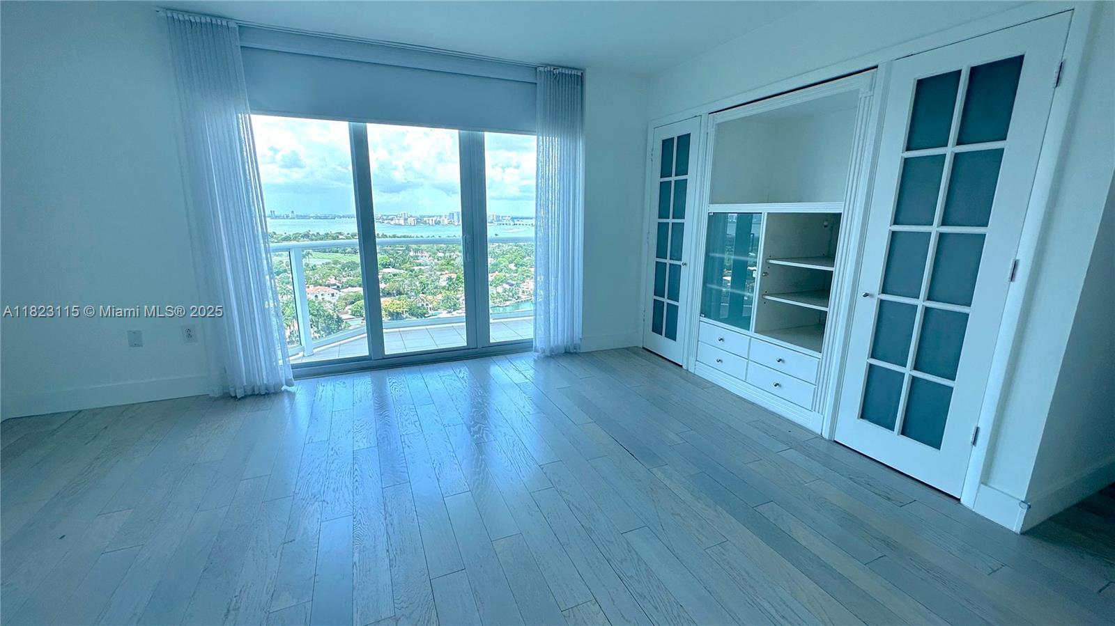 THE GRANDVIEW CONDO - Residential Lease