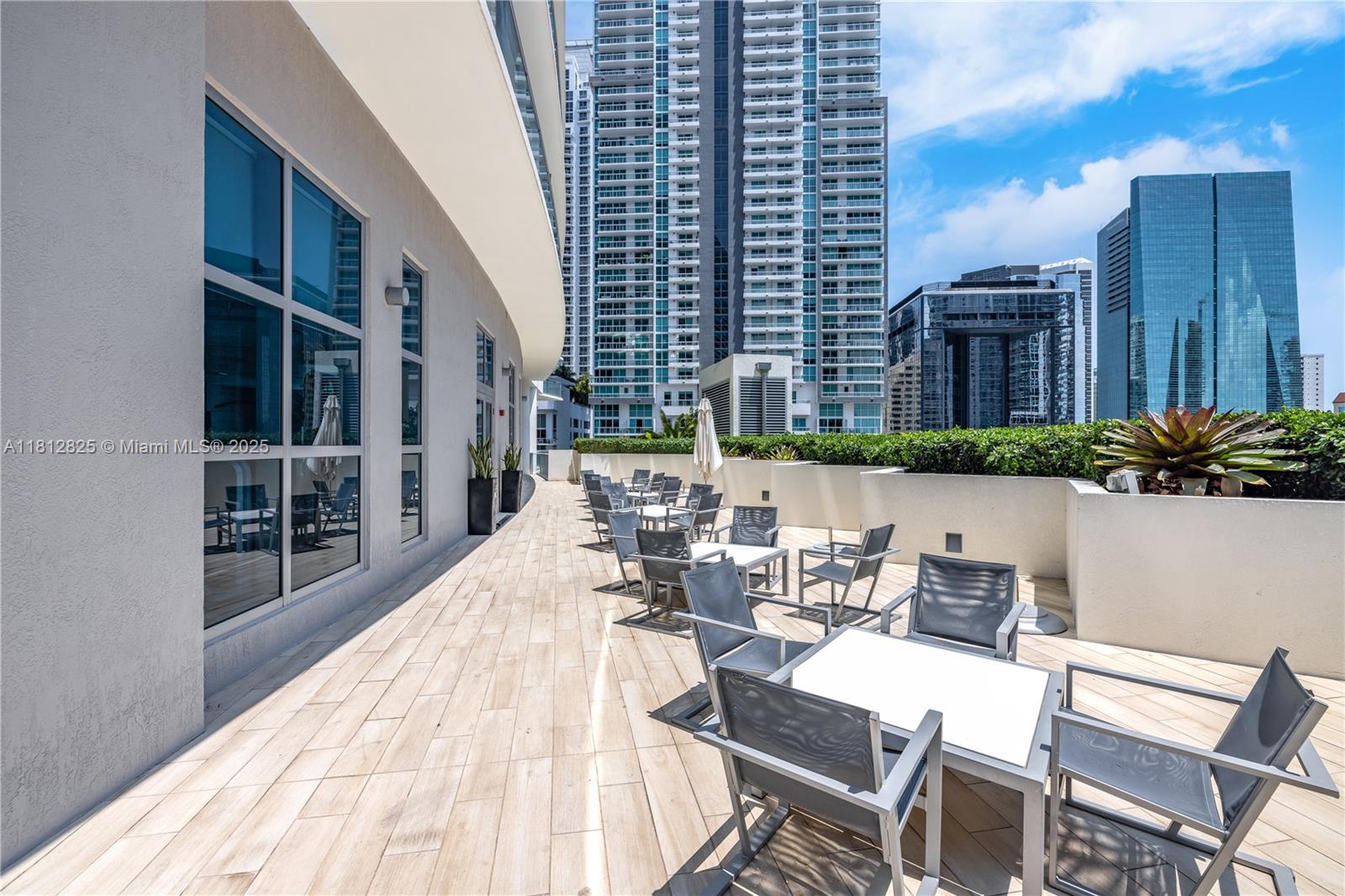 1100 MILLECENTO RESIDENCE - Residential