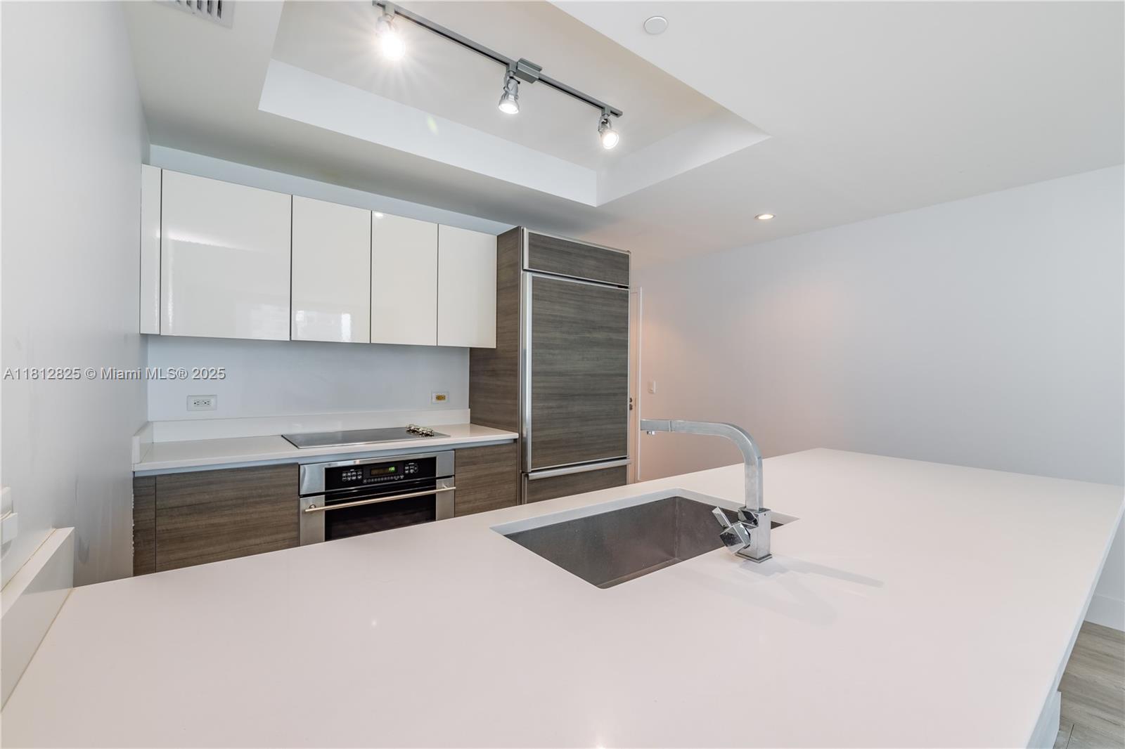 1100 MILLECENTO RESIDENCE - Residential