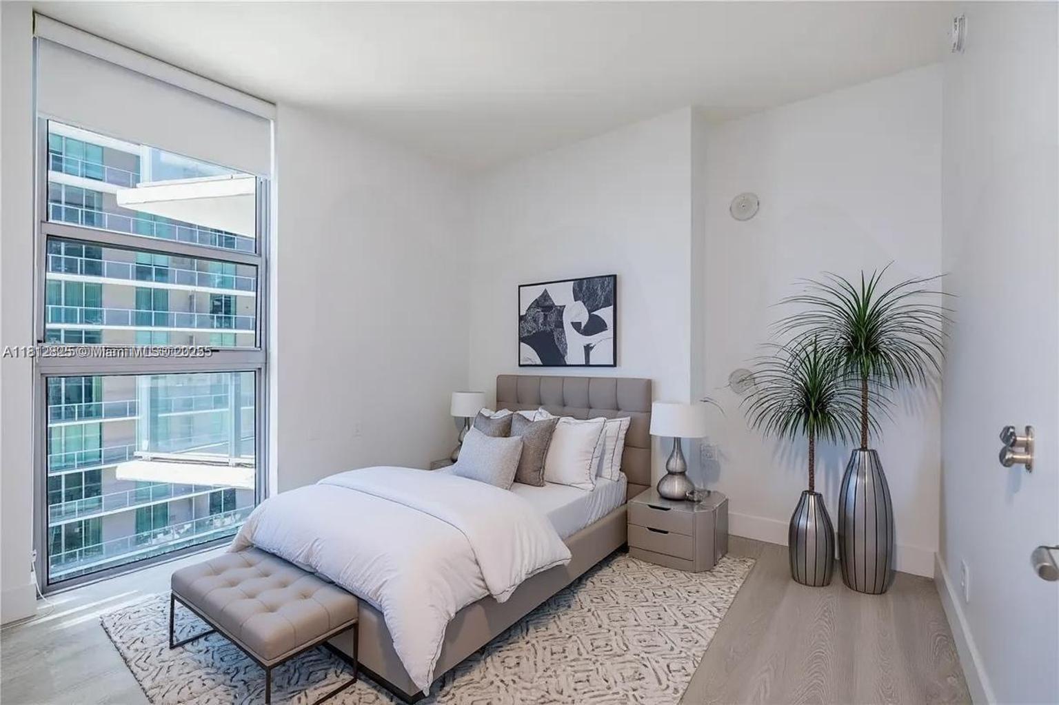 1100 MILLECENTO RESIDENCE - Residential