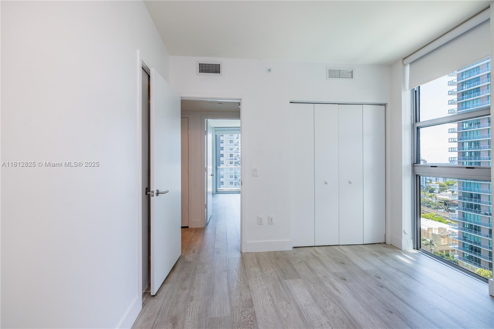 1100 MILLECENTO RESIDENCE - Residential