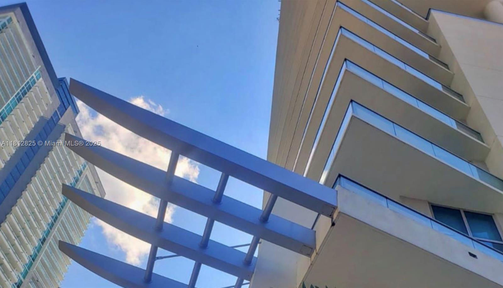 1100 MILLECENTO RESIDENCE - Residential