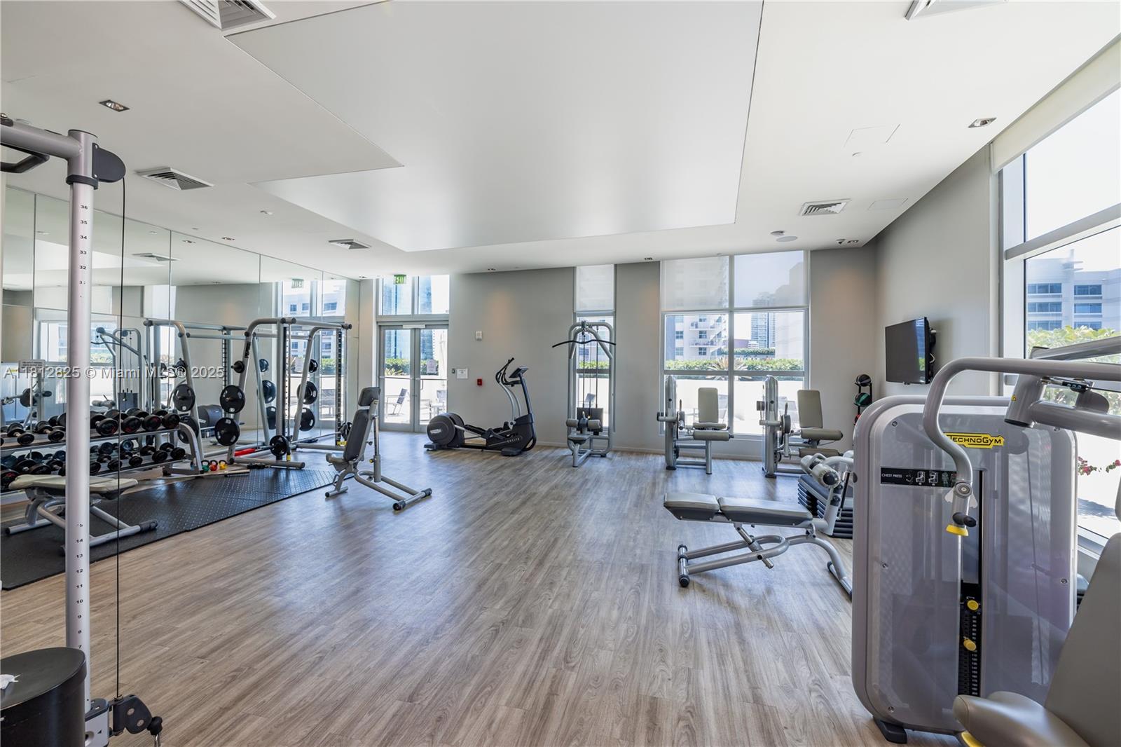 1100 MILLECENTO RESIDENCE - Residential