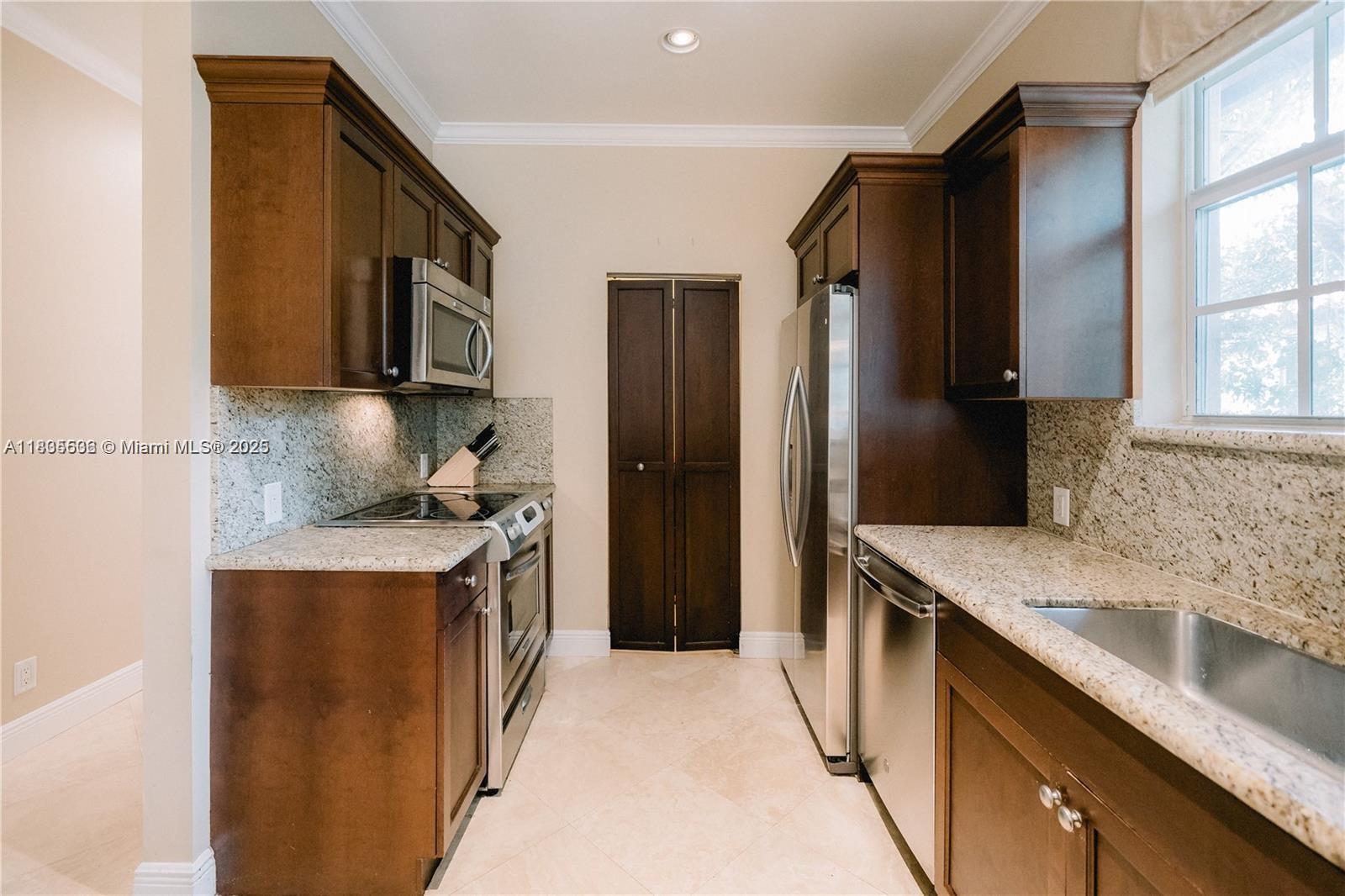 483 Menendez Ave 10